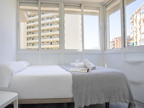 Iron/ironing board, WiFi, bed sheets