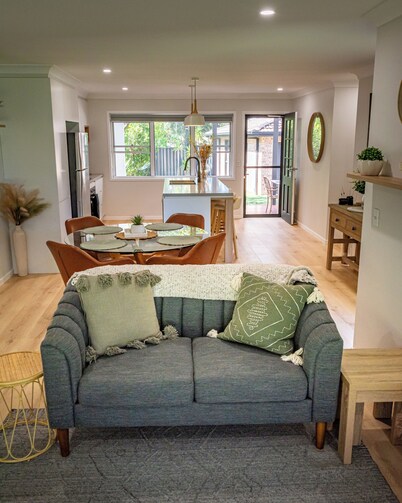 CozyDayz-Your next coastal stay 
3-bedroom house in charming Shellharbour