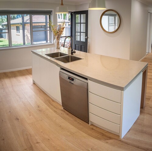 CozyDayz-Your next coastal stay 
3-bedroom house in charming Shellharbour