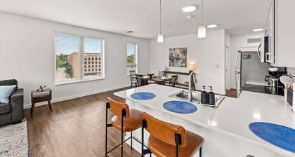 Luxury Stay Near Cleveland Clinic & Attractions
