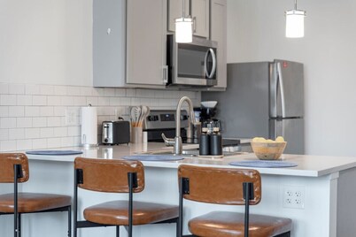 Prime Location 2BR  Apt Near Clinic & CWRU
