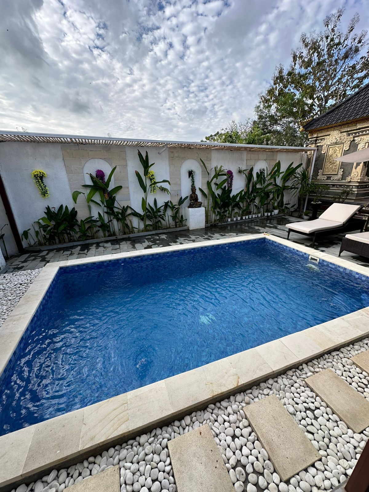 Kolam renang outdoor