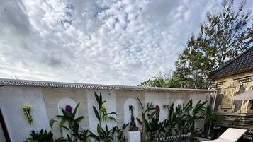 Kolam renang outdoor