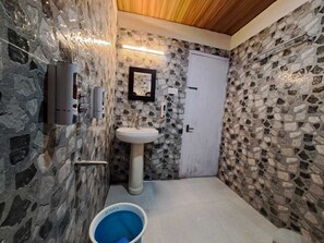 Deluxe Room, Valley View | Free WiFi - Wonder Hill (Kumharsain)