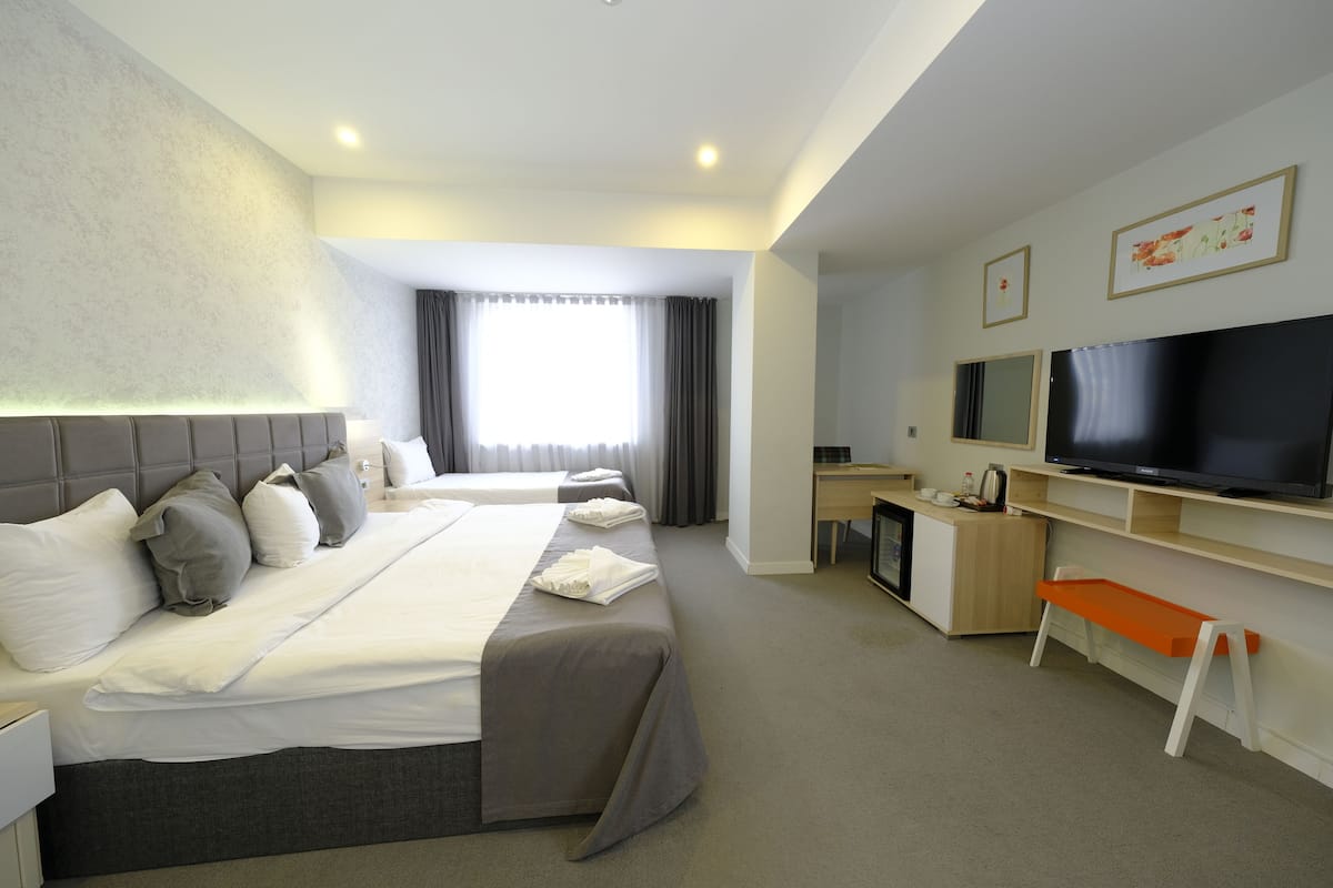 Deluxe Quadruple Room