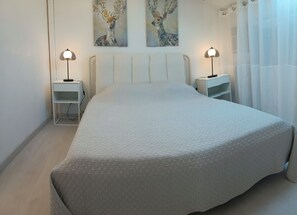2 Schlafzimmer, Bügeleisen/Bügelbrett, Bettwäsche