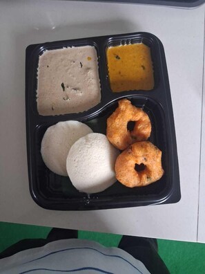 Daily local cuisine breakfast (INR 1500 per person) - The Vistara Hotel (Hyderabad)