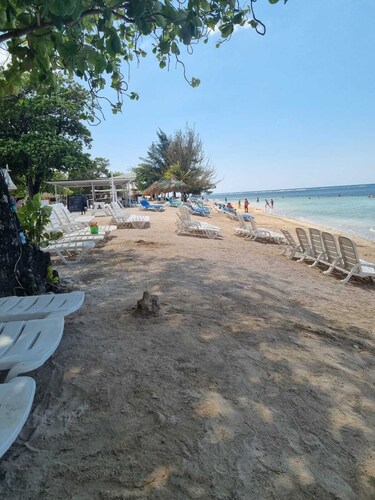 Sandy bay near sol y mar beach