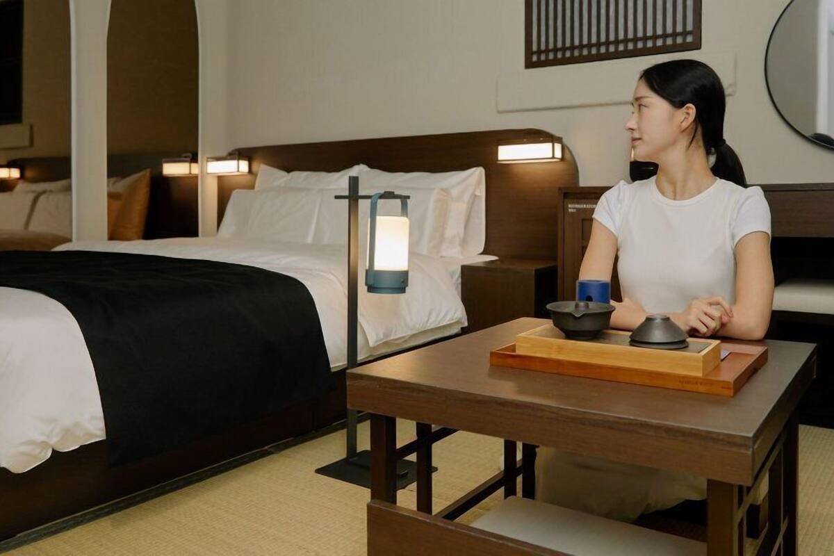 Kamar Double Standar, pemandangan kota | Tirai kedap cahaya, kedap suara, Wi-Fi gratis, dan seprai linen