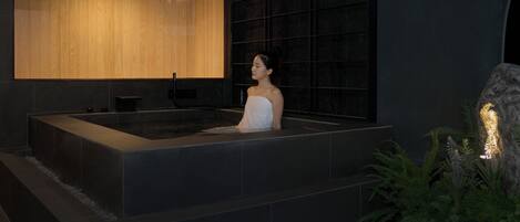 Private spa tub