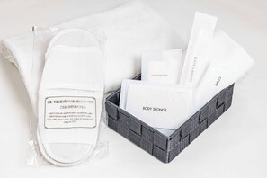Luxury House, Balcony | Bathroom | Slippers, bidet, towels - FUKUYA Neighbors Osaka UMEDA (Osaka)