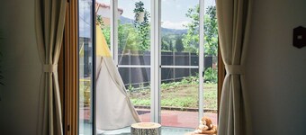Enjoy the spectacular view, BBQ, trampoline|Private one-story house on the hill (heated floor, barrier-free)