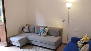 Smart TV - Charming 3-bedroom Apartment Garden gazebo AC, WiFi in delightful Center Firenze (Firenze)
