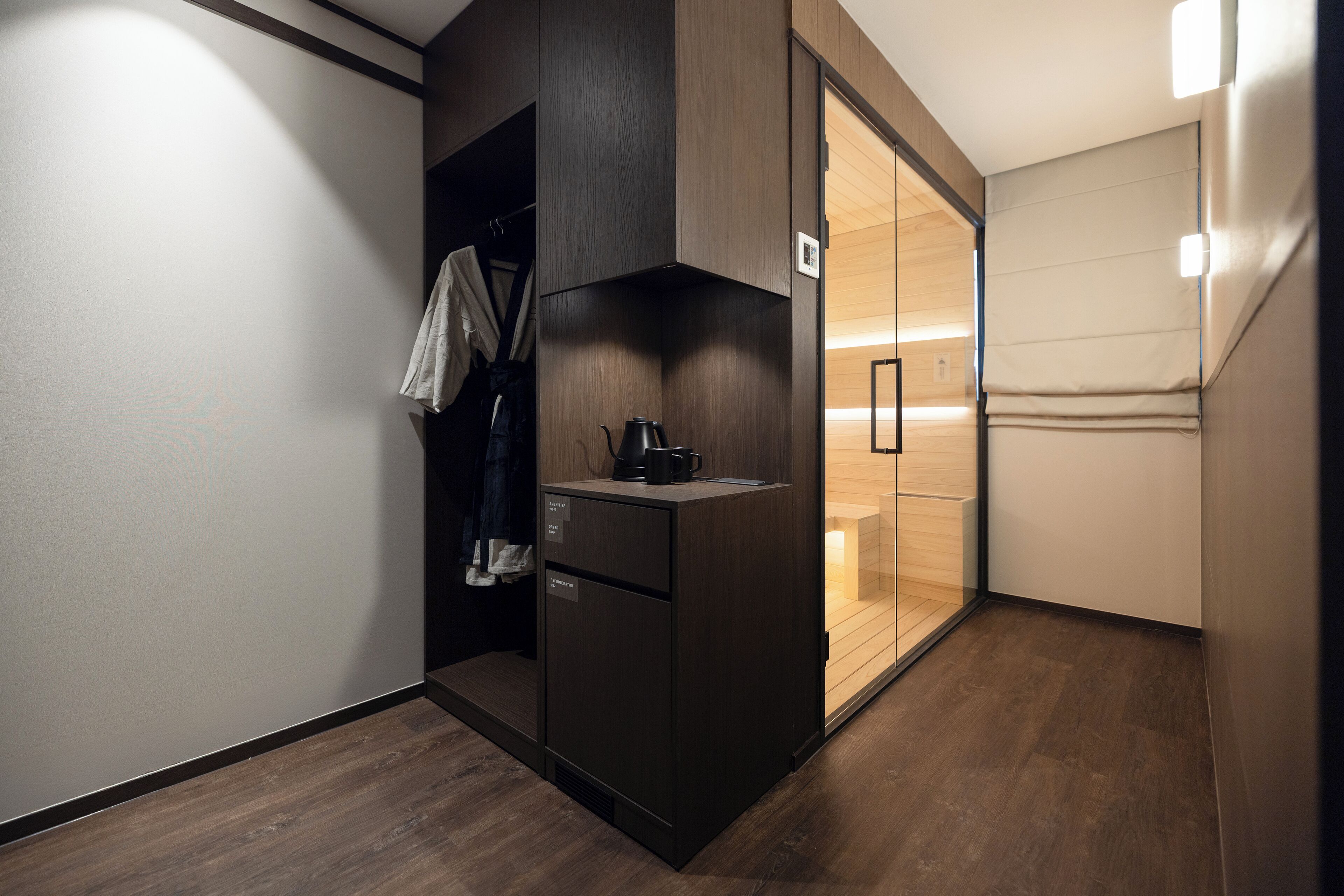 Sauna Deluxe | Premium bedding, blackout drapes, soundproofing, free WiFi