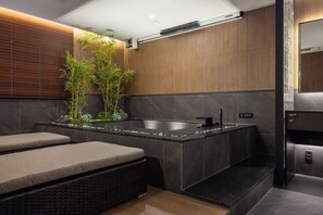Cinema Hot Spring Suite | Premium bedding, blackout drapes, soundproofing, free WiFi - Anook Ryokan Hotel Suwon (Suwon)