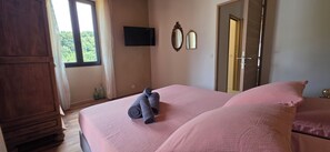 2 Schlafzimmer, Bügeleisen/Bügelbrett, Reisekinderbett, kostenloses WLAN