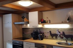 Refrigerador, microondas, horno, placa de cocina