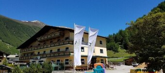 Gentian | Riding stable Alpine Appart