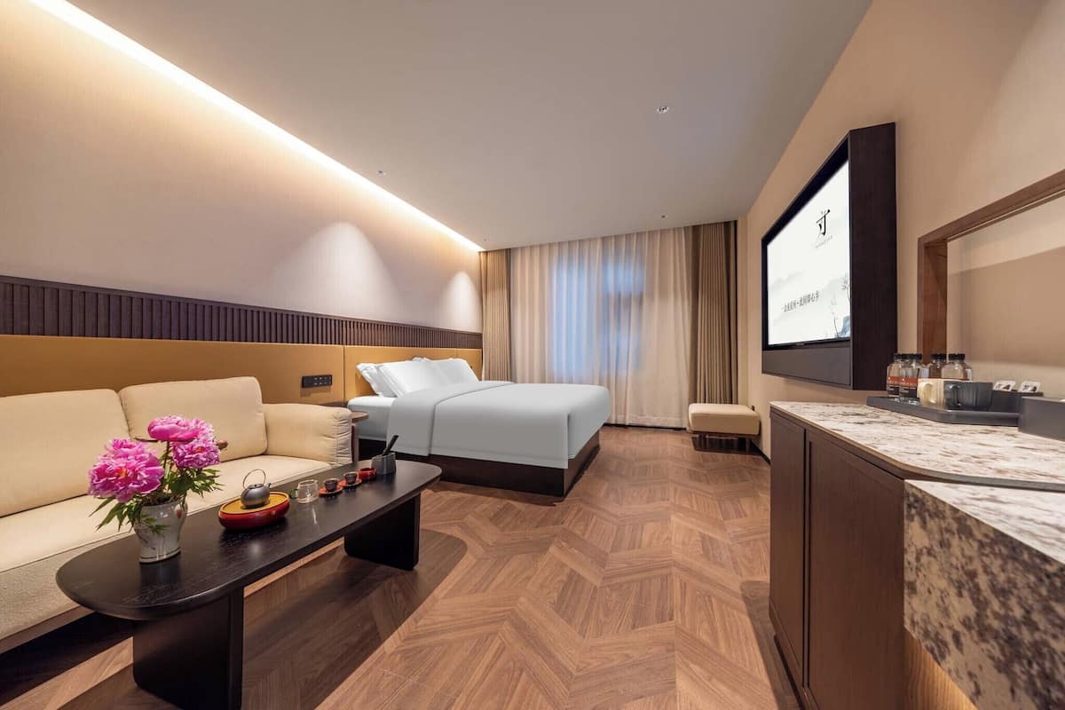 ห้องคลาสสิกดับเบิล | เครื่องนอนระดับพรีเมียม, ผ้านวมขนเป็ด, มินิบาร์ฟรี, ผ้าม่านกันแสง