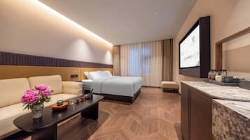 Habitación doble clásica | Ropa de cama de alta calidad, edredón y artículos del minibar gratis