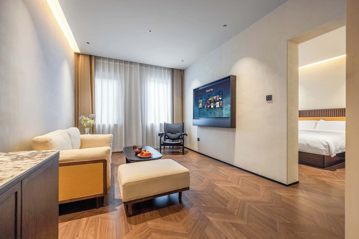 ห้องเอลีทสวีท | เครื่องนอนระดับพรีเมียม, ผ้านวมขนเป็ด, มินิบาร์ฟรี, ผ้าม่านกันแสง