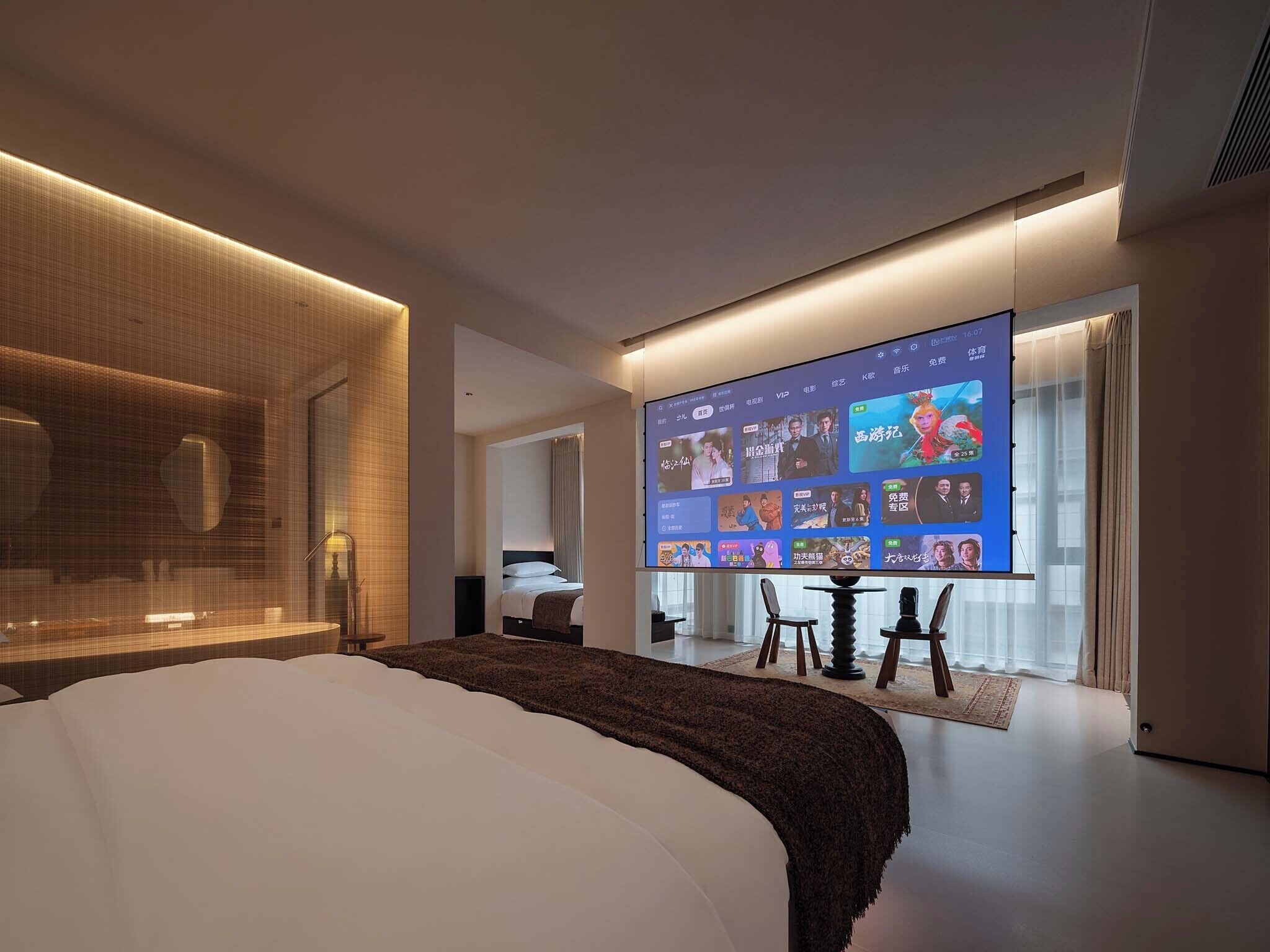 Suite superior, vistas al patio | Ropa de cama de alta calidad y edredones de plumas