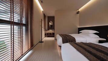 Senior Twin Room, Courtyard View | Premium bedding, down comforters, free minibar, individually decorated