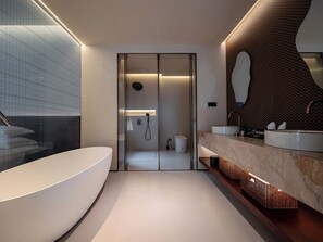 Superior Suite, Courtyard View | Bathroom - Qi Yi Nanxu Pavilion Homestay (Kunming)