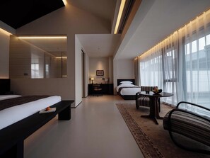 Suite Luxury, vista cortile | Biancheria da letto di alta qualità, copriletto in piuma