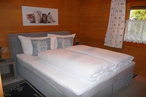 2 Schlafzimmer, Internetzugang, BettwÀsche
