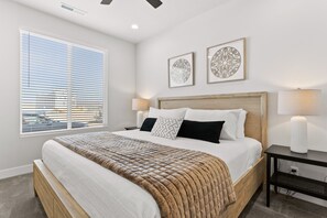 Casa, 5 habitaciones | 5 habitaciones, escritorio y espacio para trabajar con laptop 