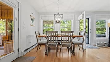 Villa, 3 Bedrooms | Dining