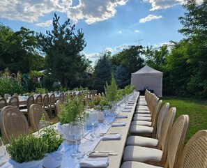 Zona a l'aire lliure per a la celebració de banquets