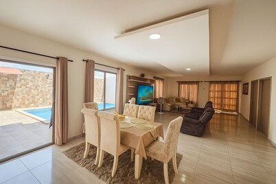 Charming 3-bedroom chalet, with private pool, an with AC.