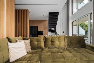 Apartment (51) | Living area