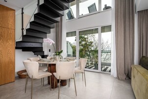 Apartment (51) | In-room dining