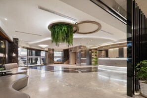 Reception - ElEnce Hotel (Taichung)