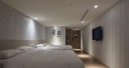 ElEnce Hotel