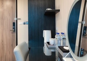 Habitación cuádruple superior | Edredón, escritorio y wifi gratis