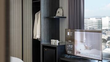 Superior Twin Room | Down comforters, desk, free WiFi