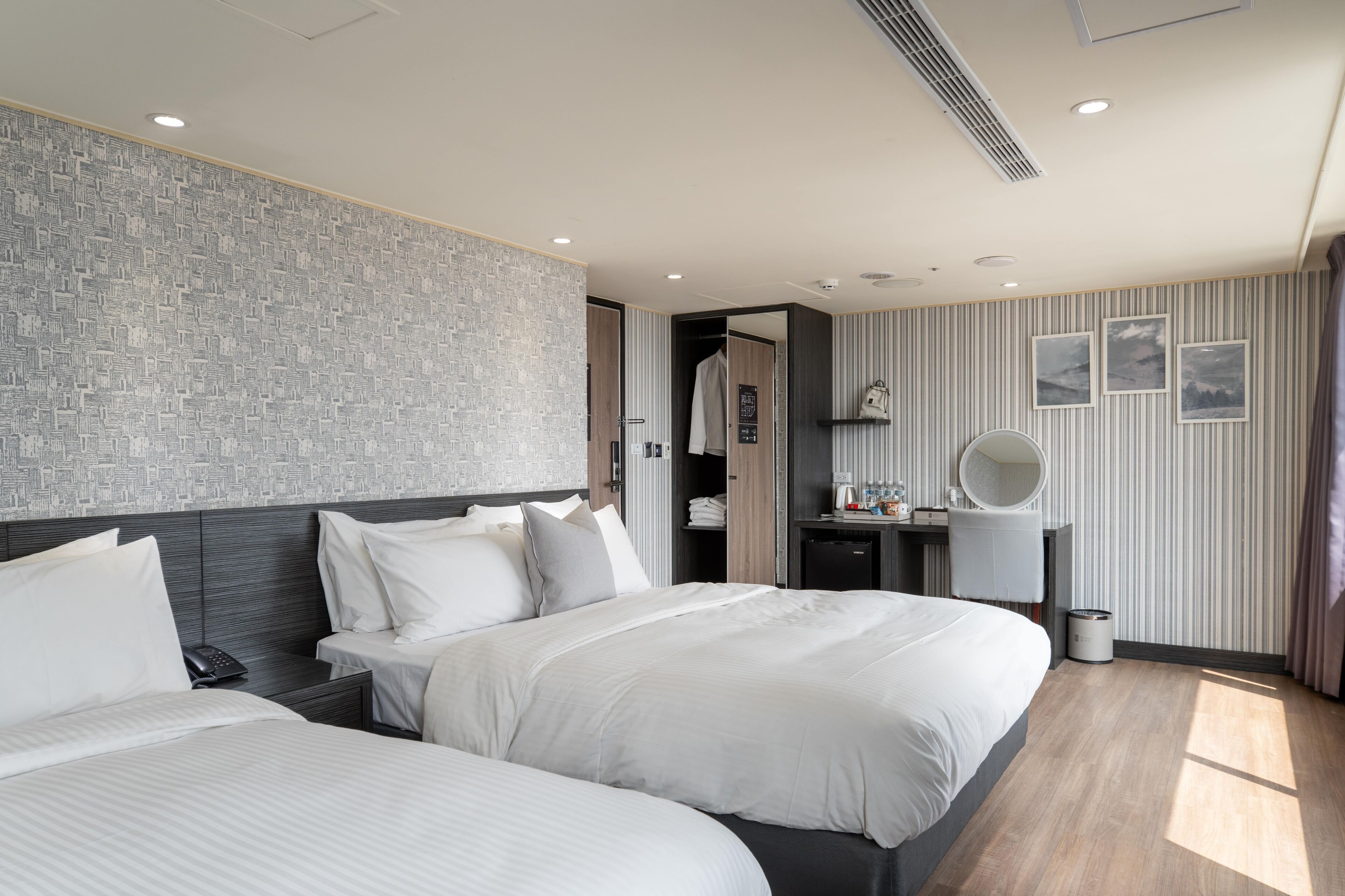 Superior Quadruple Room | Down duvets, desk, free WiFi