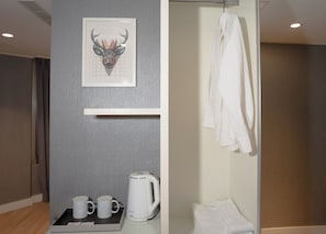 Standard Double Room | Down duvets, desk, free WiFi