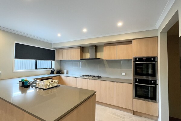 Microwave, oven, stovetop, dishwasher