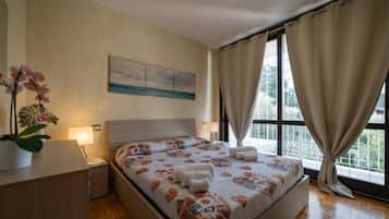 Iron/ironing board, WiFi, bed sheets