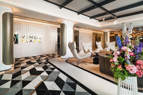 Lobby - Wings Plaza (Krakow)