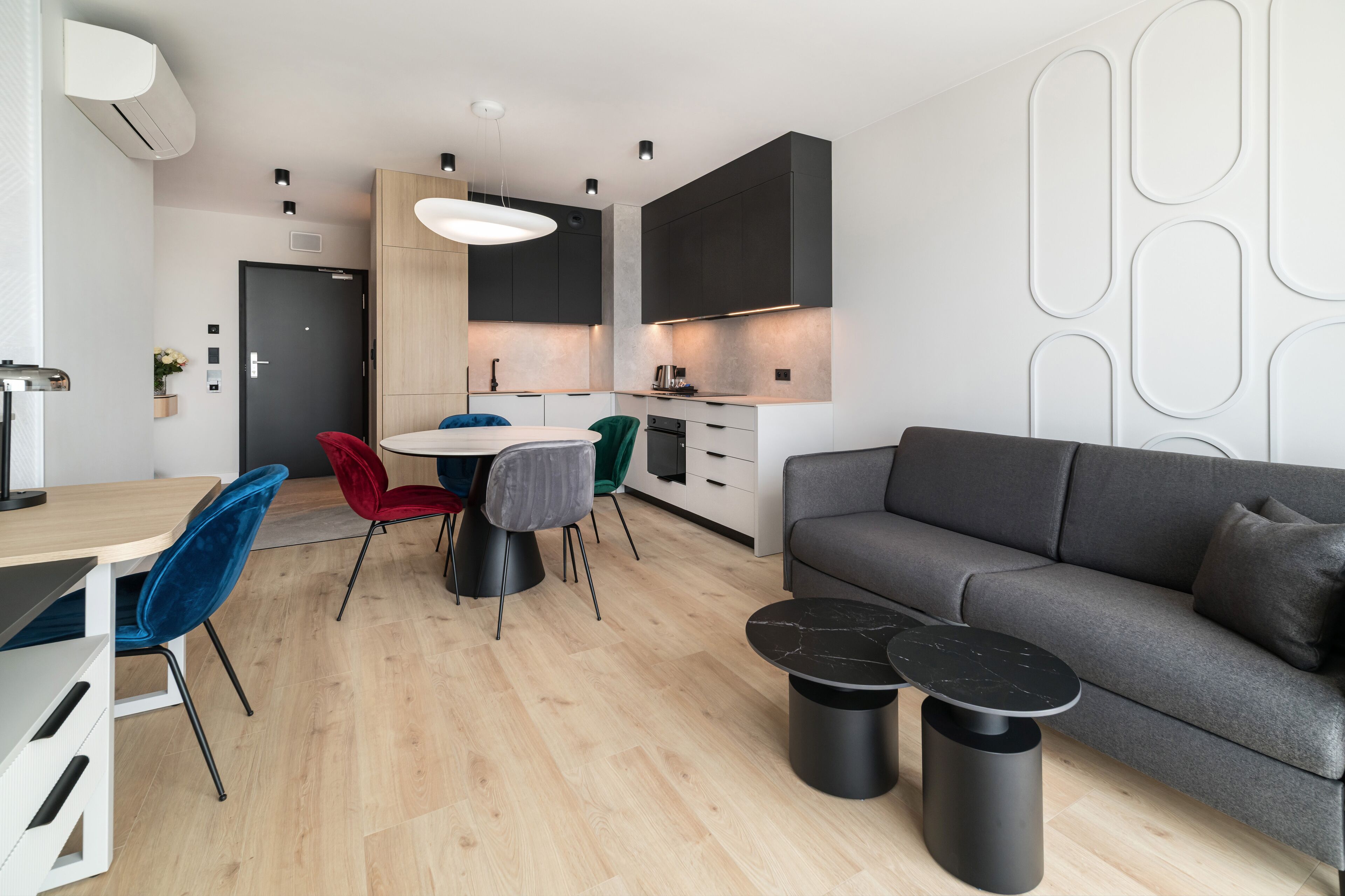 Comfort-Suite, Balkon, Blick auf den Innenhof | Wohnbereich