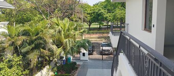 Serene Villa 36 - Mango Grove Independent Suite