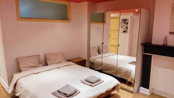 1 chambre, bureau, fer et planche Ă repasser, Wi-Fi gratuit