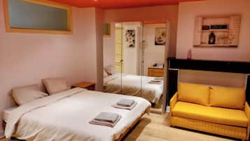 1 bedroom, desk, iron/ironing board, free WiFi