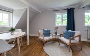 Single Room, Valley View | Living area | 32-inch Smart TV with satellite channels